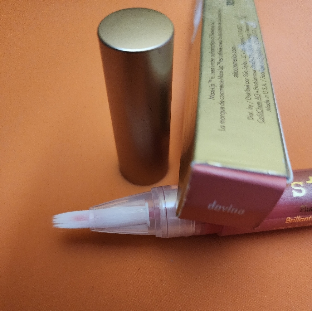 Stila Plumping Lip Glaze Davina - Picture 4 of 5
